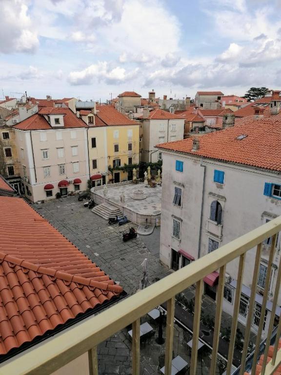 Apartma Gina